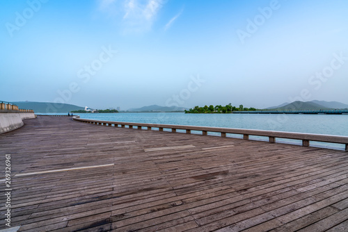 Fototapeta Naklejka Na Ścianę i Meble -  The Beautiful Landscape of Yulong Lake in Xuzhou