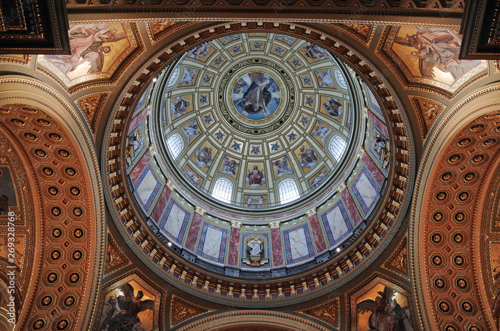St. Stephen Basilica in Budapest St. Stephen Basilica in Budapest