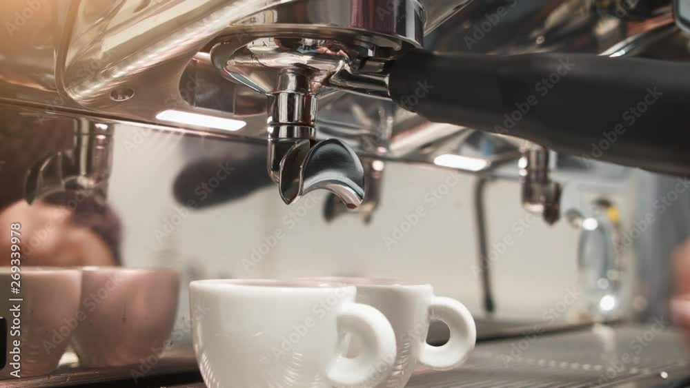 Zubereitung von Espresso Kaffeemaschine Zubereitung von Espresso Kaffeemaschine