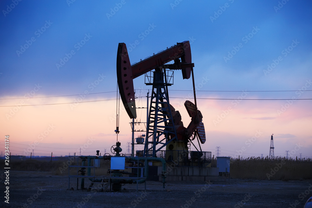 the silhouette of the oil pump the silhouette of the oil pump