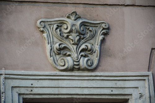 Molding on the fasade of the house