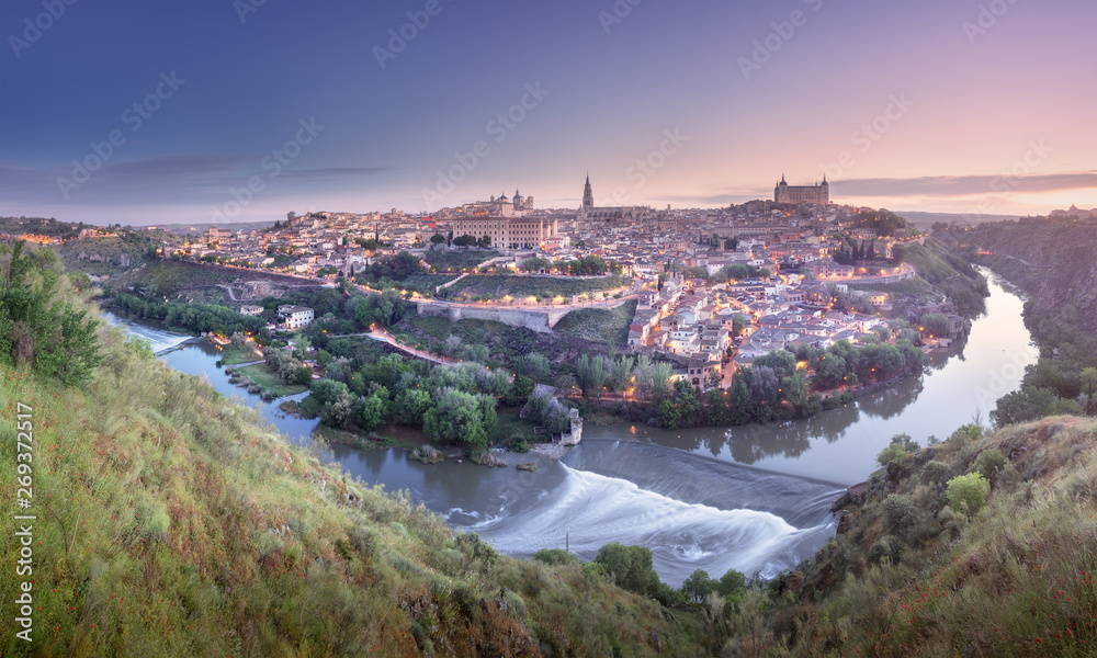 Obraz premium Panorama view of Toledo and Tagus River, Spain