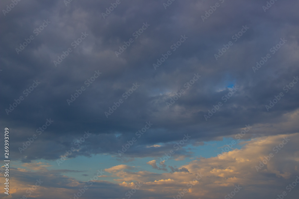 Obraz premium Beautiful photo of clouds in the blue sky, A flock of little clouds