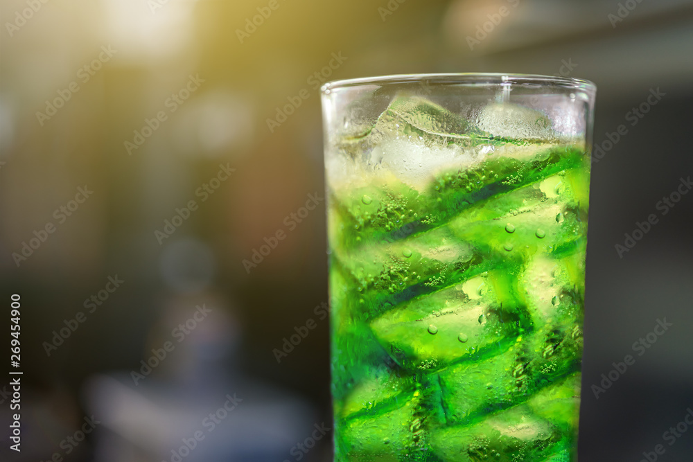 Drink glass in the bar In the dim atmosphere Drink glass in the bar In the dim atmosphere