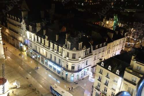 bâtiments du centre ville à Poitiers photo