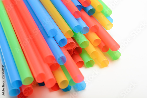 Plastic drinking straws, Single use plastic straw