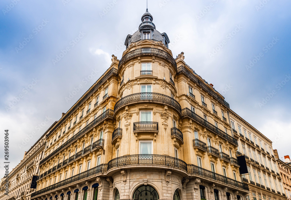 Façade d'immeuble à Lyon dans le Rhône, France