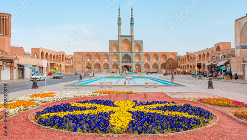 Cuadro en lienzo The Amir Chakhmaq Complex is a prominent structure in Yazd - IRAN