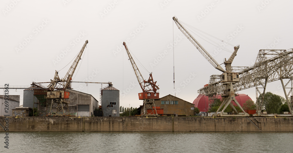 chalon sur sâone, industry at the waterside of the saone