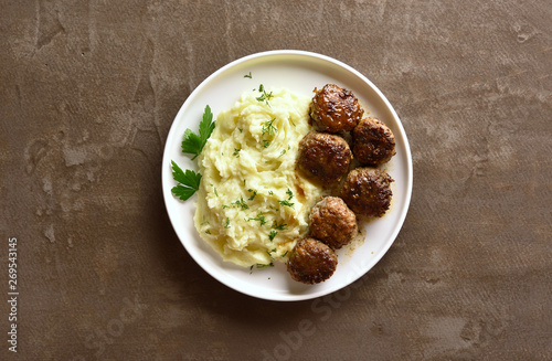 Minced meat cutlets with mashed potatoes