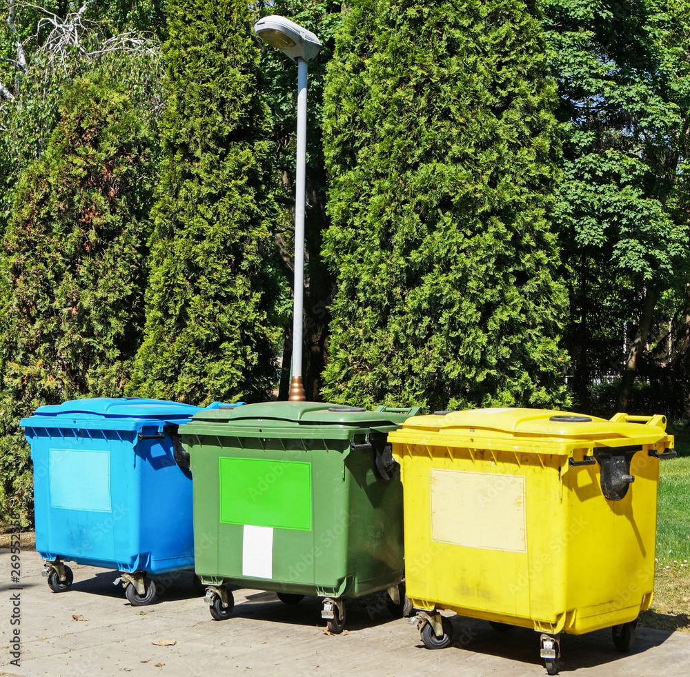 Large garbage cans for recycling Large garbage cans for recycling