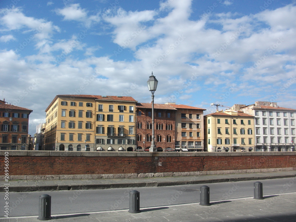 Lungo l'Arno a Pisa
