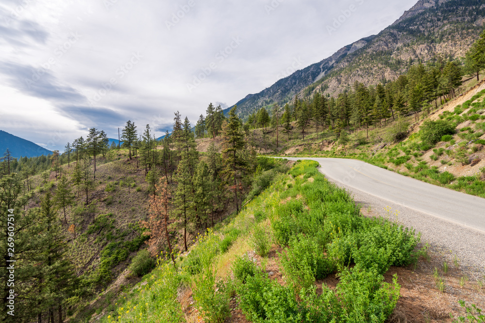 Obraz premium View of mountains in British Columbia, Canada.