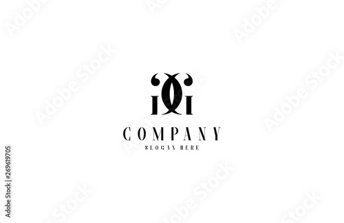 Minimal Monogram Elegant Linked GG Logo