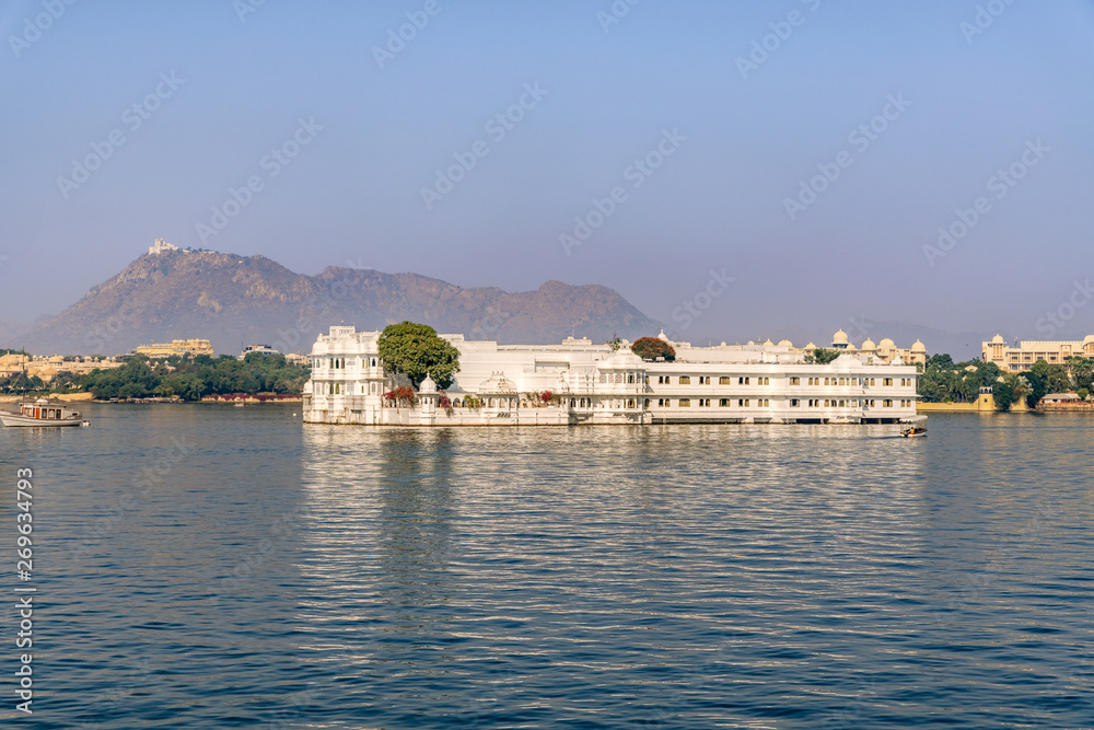Buildings and palaces along the lake Pichola, Udaipur, Rajasthan, India.