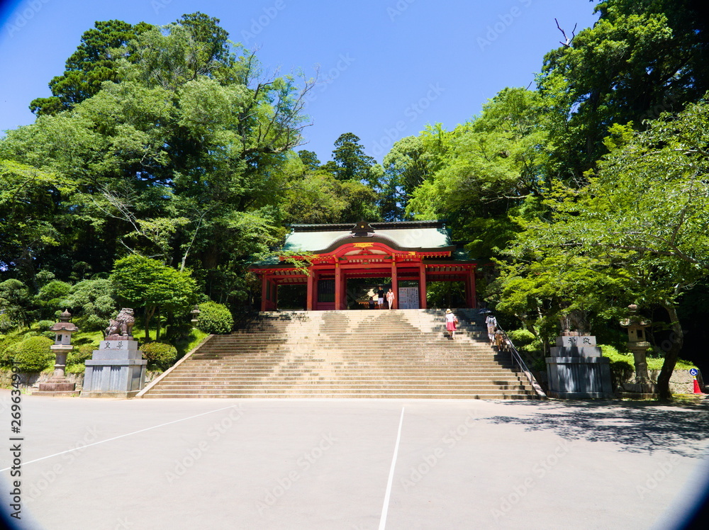 pavilion in japanese garden