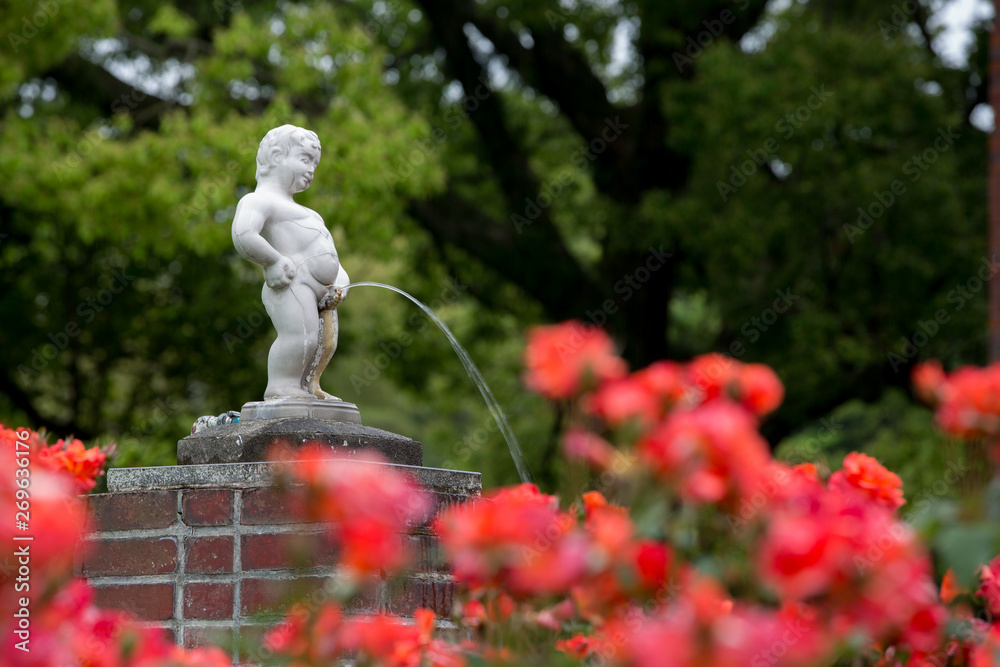 Obraz premium しょんべん小僧