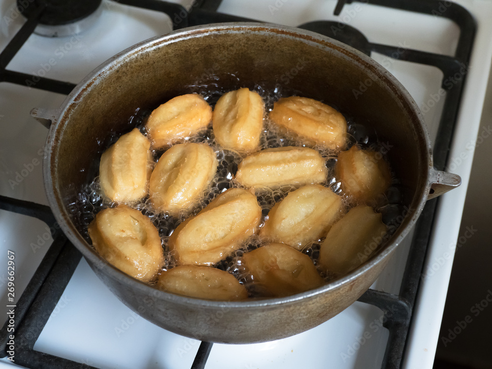 Tulumba are prepared on the stove, fried in oil. Tulumba are prepared on the stove, fried in oil.