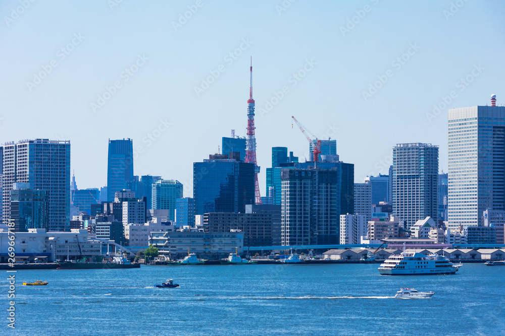 Obraz premium (Tokyo-Cityscape) Słoneczny dzień Krajobraz wybrzeża Zatoki Takeshiba 2