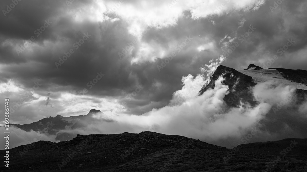 temporale al colle del Nivolet, nel parco nazionale del Gran Paradiso temporale al colle del Nivolet, nel parco nazionale del Gran Paradiso