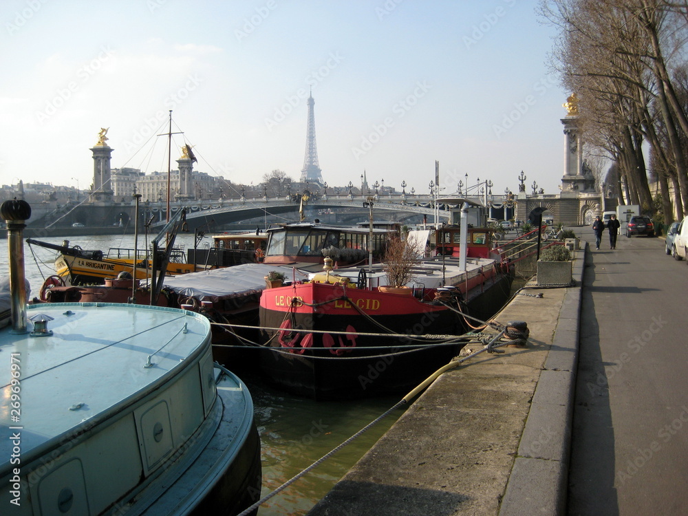 Le long de la Seine