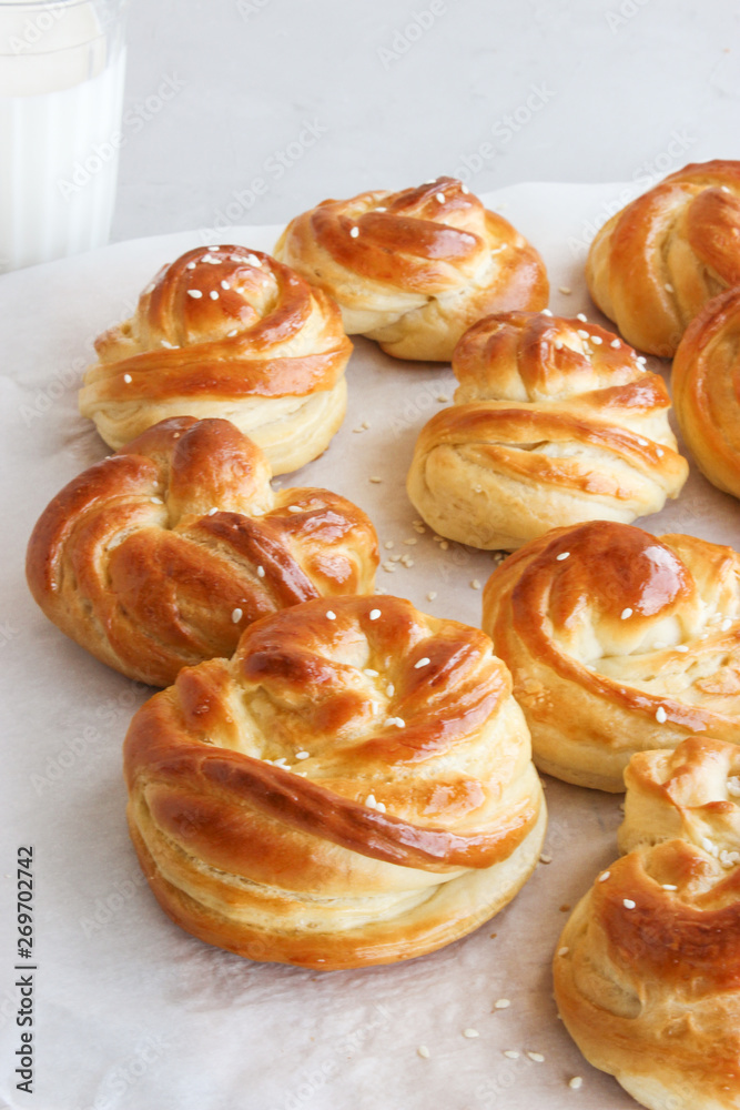 Fluffy rolls from yeast dough Fluffy rolls from yeast dough