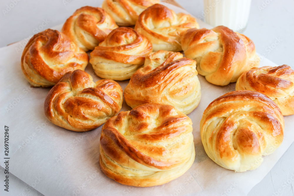 Fluffy rolls from yeast dough Fluffy rolls from yeast dough
