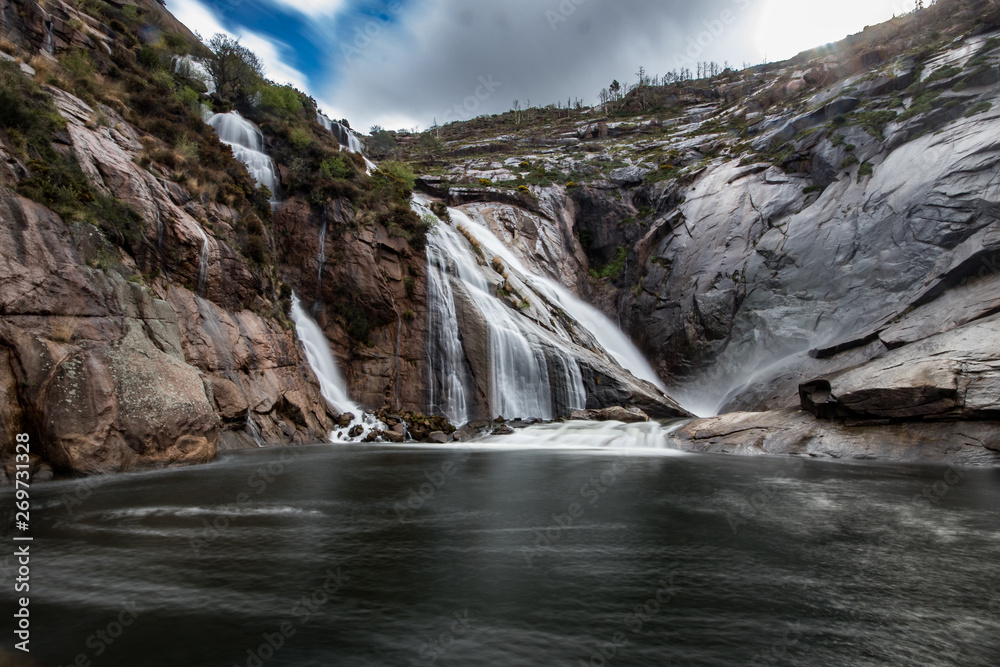 Naklejka premium waterfall in forest