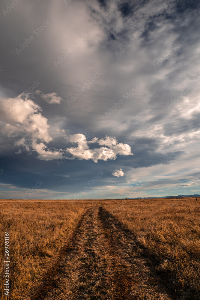 Fototapeta premium Dramatic clouds over the plains