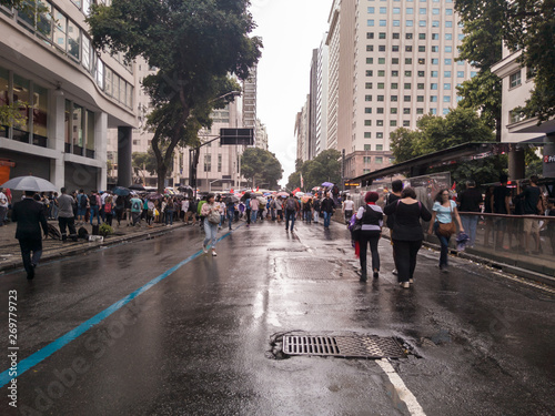 manifestation in the avenue rio branco, rio de janeiro, brazil