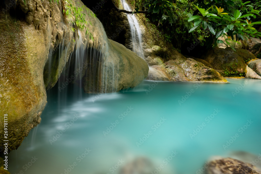 Naklejka premium Waterfall in Kanchanaburi, Thailand.