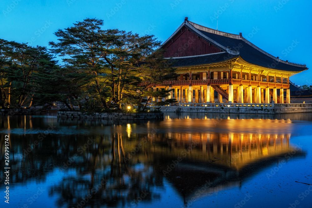 gyeonghoeru pavilion at night gyeonghoeru pavilion at night