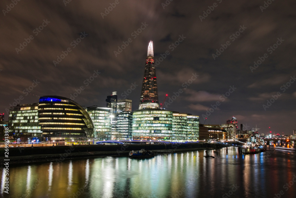 Skyline of London at night Skyline of London at night