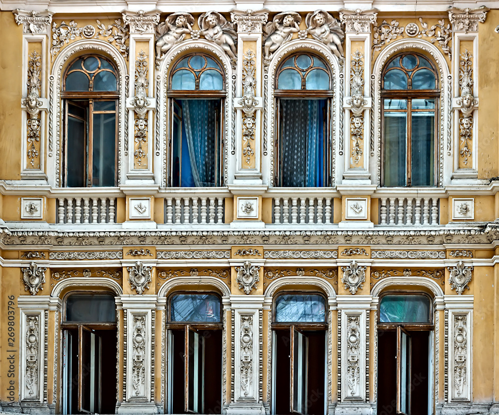 Obraz premium architecture facade window sculptures decorative elements
