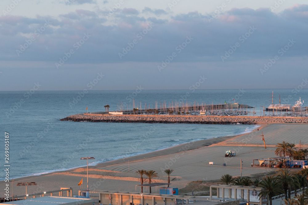 Obraz premium Sunrise over the sea in Marato, Barcelona, Catalonia, Spain