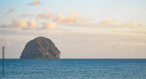 Rocher du diamant le soir. Lieu touristique à la Martinique. photo