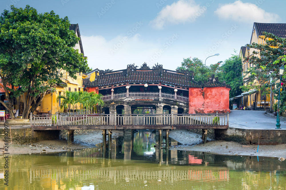 Obraz premium Japanese Covered Bridge in Hoi An Ancient Town, Vietnam.