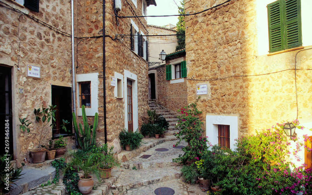 das dorf fornalutx auf mallorca