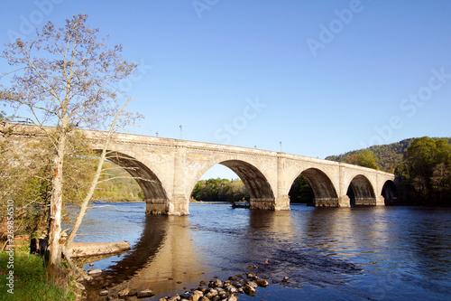 Dunkeld Bridge über den schottischen Fluß Tay
