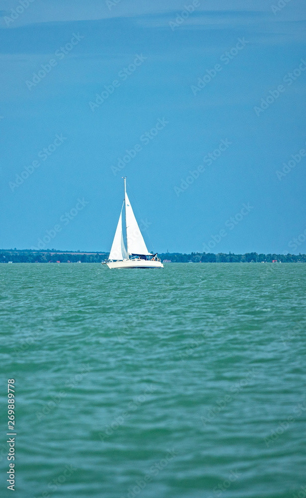 Obraz premium Sailboat on lake Balaton