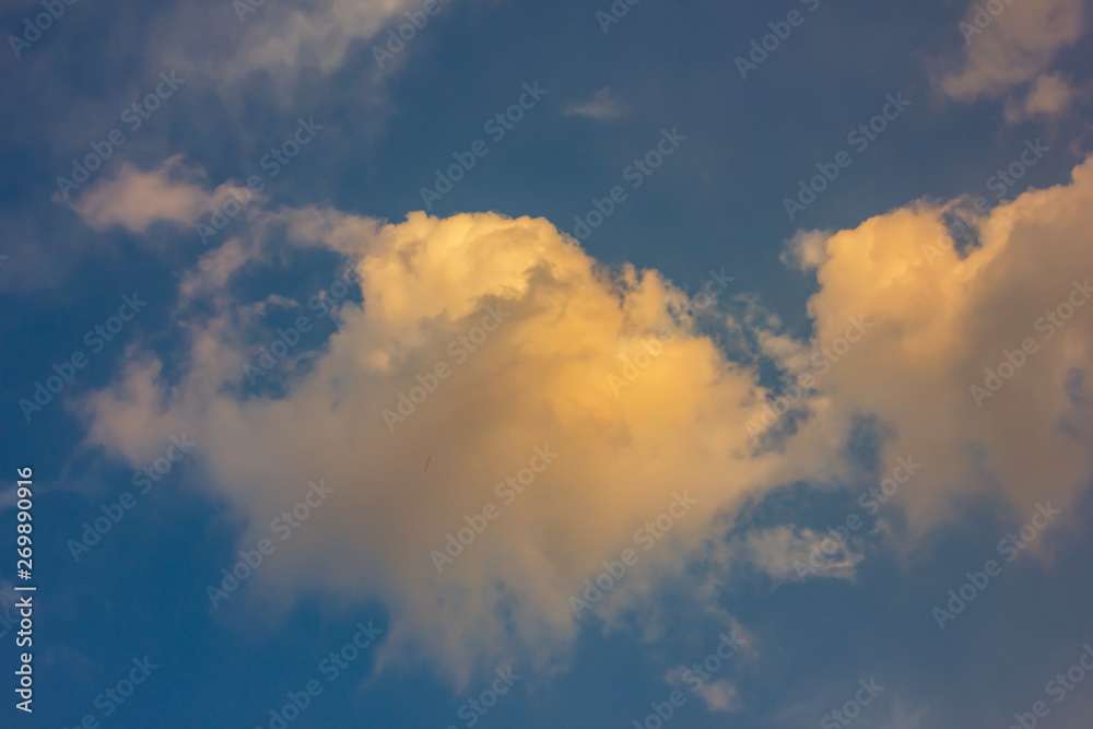 Obraz premium Clouds in the blue sky background