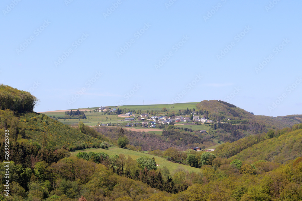 Fototapeta premium Des habitations à l'horizon