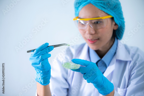 Scientists are developing r...
