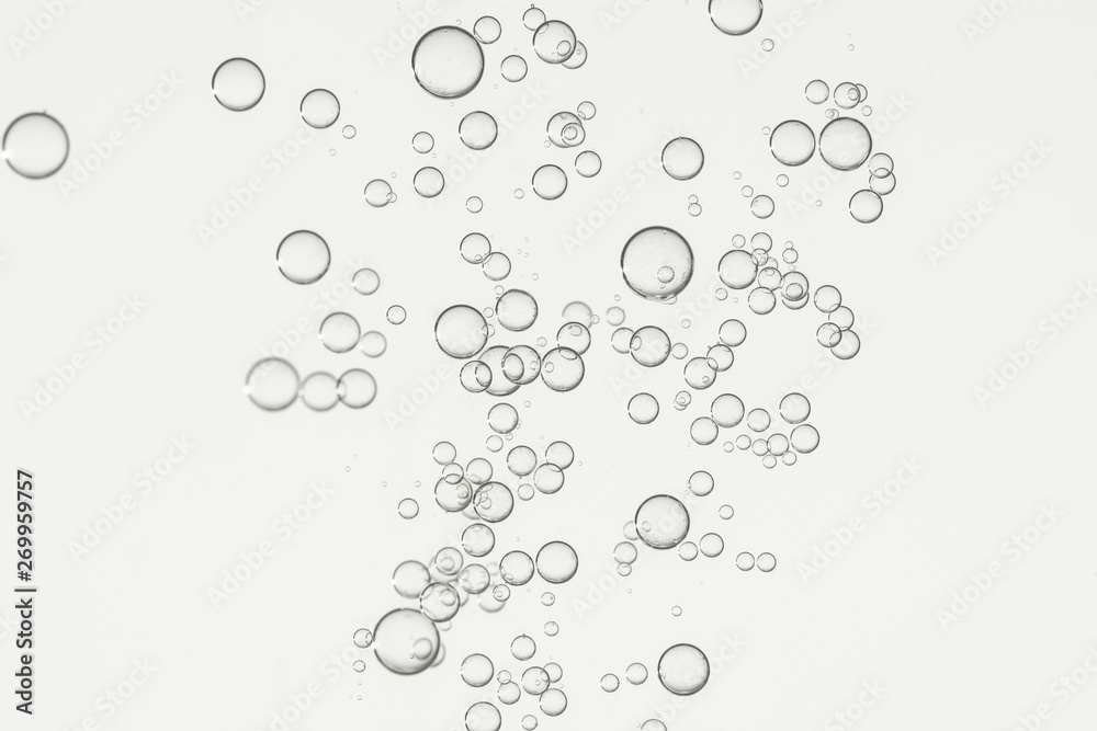 Flowing water bubbles