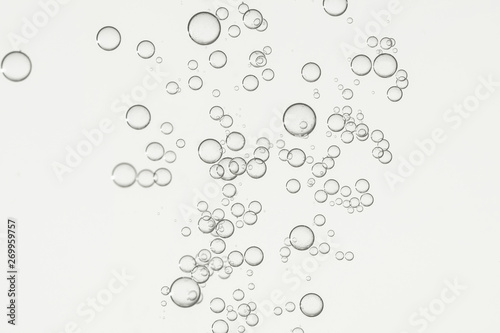 Flowing water bubbles