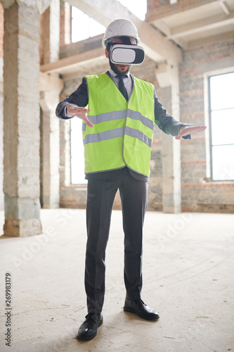 Builder in virtual reality