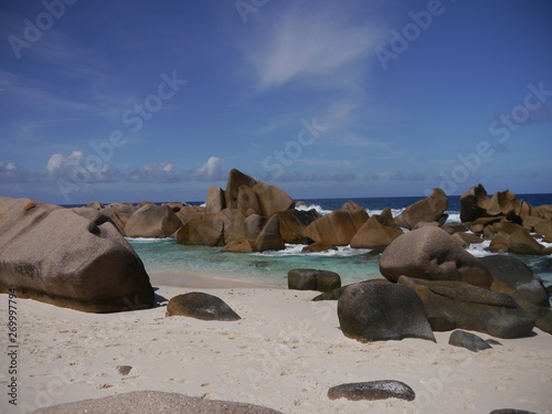 Seychellen Urlaub Strand Felsen Bucht