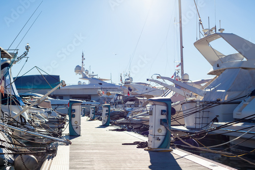 Εκτύπωση καμβά Moored yachts charching with fuel and electricity