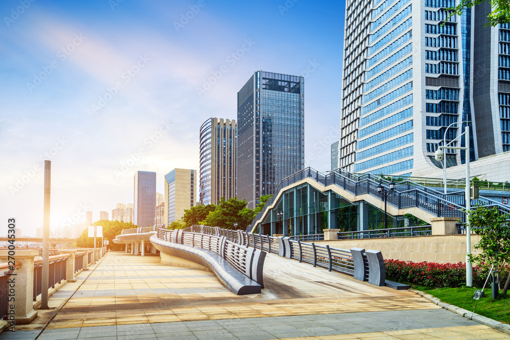 Obraz premium High-rise building in modern city