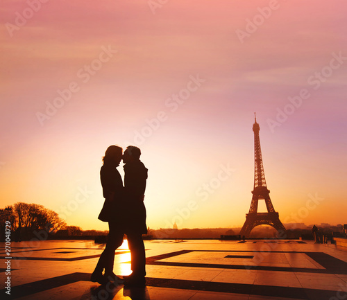 Εκτύπωση καμβά travel to Paris, honeymoon getaway to France, Europe, silhouette of romantic cou
